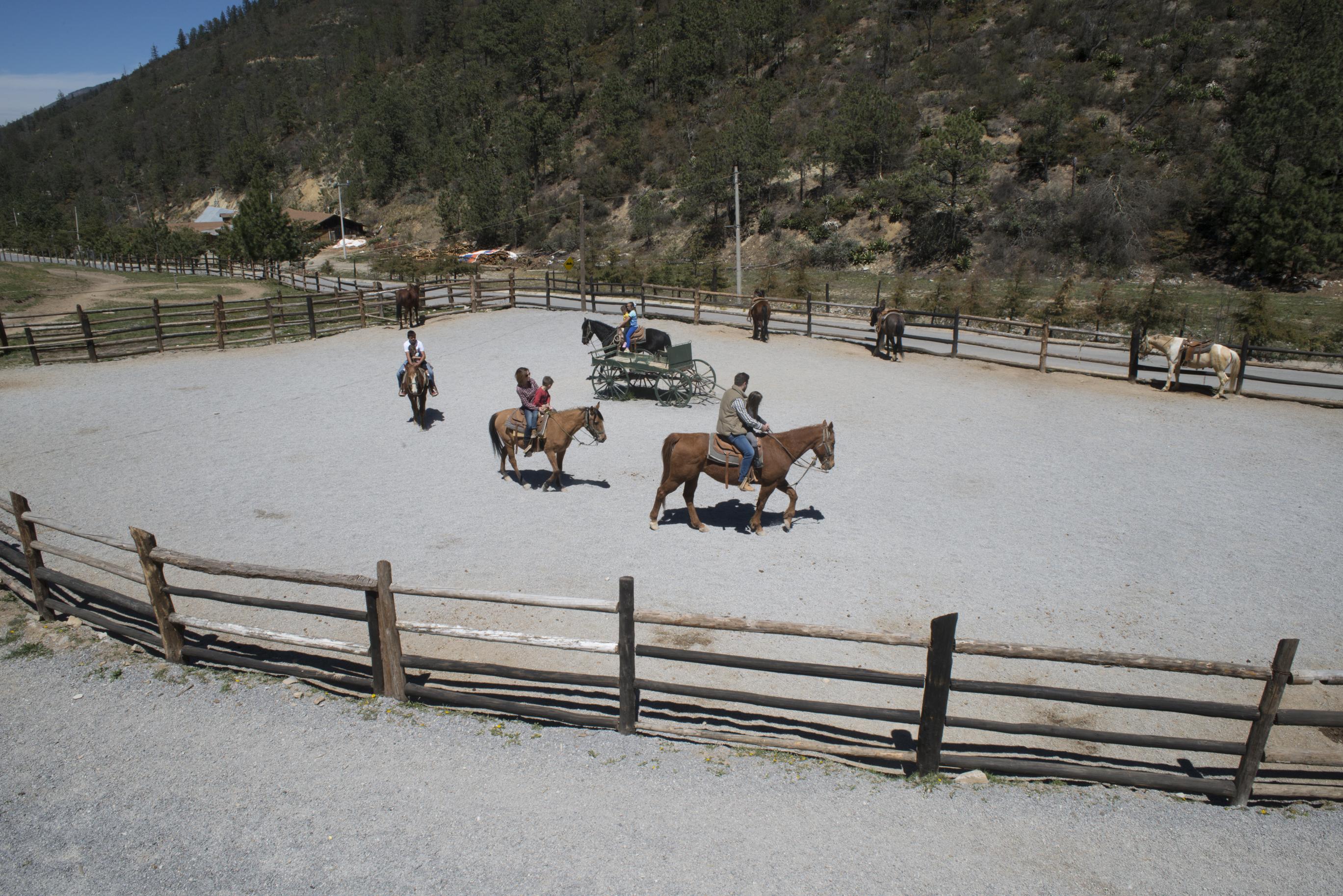 Bosques De Monterreal Hotel San Antonio de las Alazanas Kültér fotó